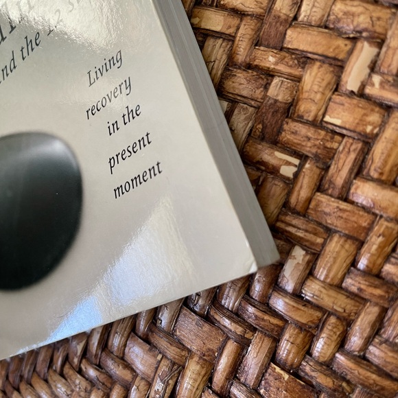 Mindfulness and the 12 Steps : Living Recovery in the Present Moment by Thérèse - Picture 2 of 14